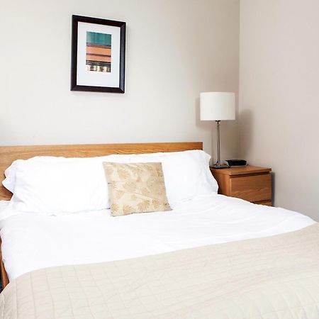 Madison Hill - Bedford Hill 1 - One Bedroom Flat Лондон Экстерьер фото